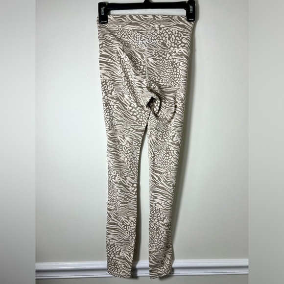 RVCA VA ESSENTIAL WORKOUT LEGGINGS ZEETAH - Picture 4 of 8